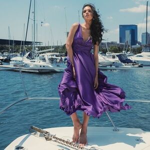 MAC DUGGAL
Ruched Top Satin Pleated Tea Length Dress